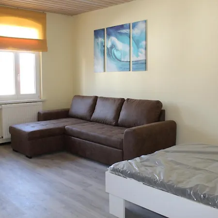 Garden Eden Apartment *